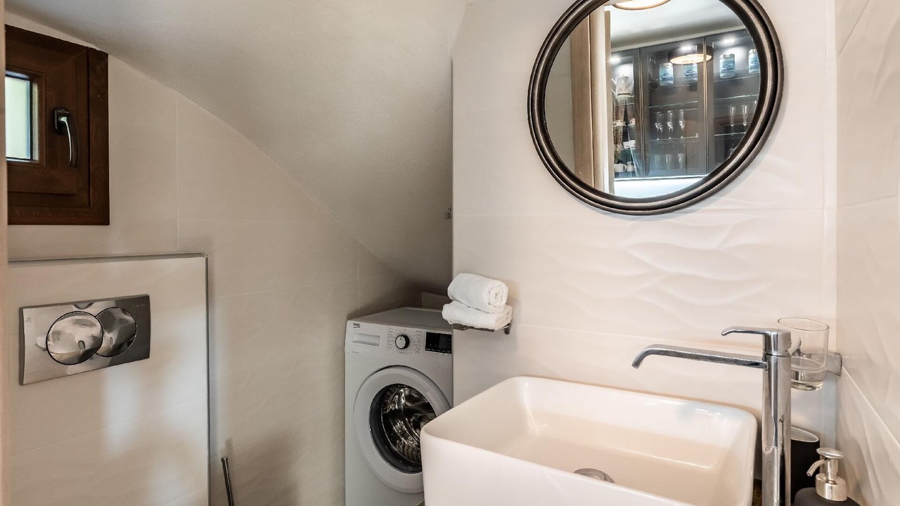 Photo of Bathroom in Alikias