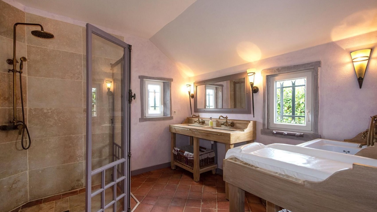 Photo of Bathroom in L'Hopital-le-Mercier