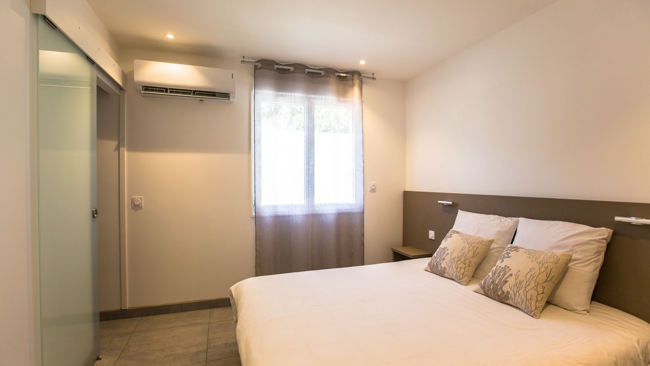 Photo of Bedroom in Saint Alban Auriolles