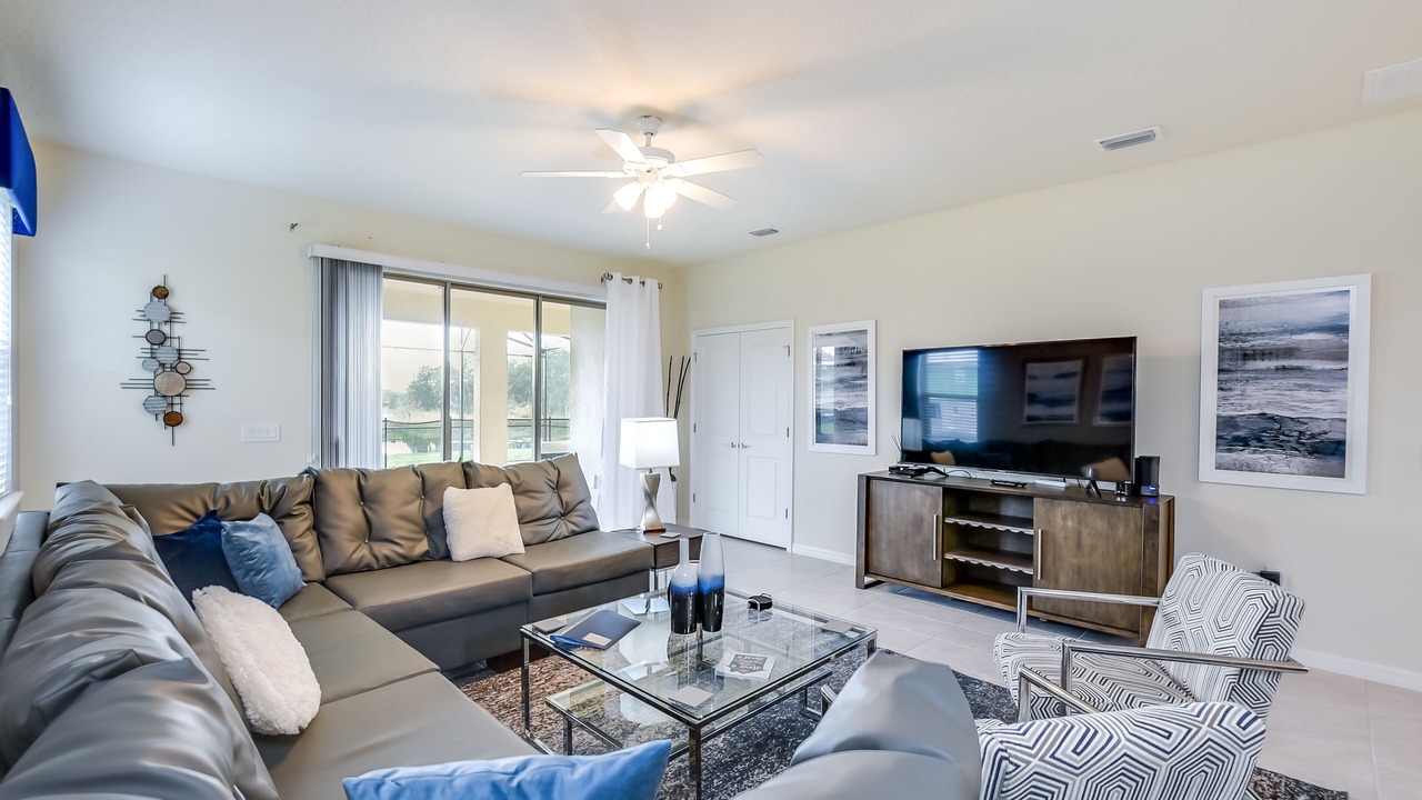 Photo of Livingroom in Loughman