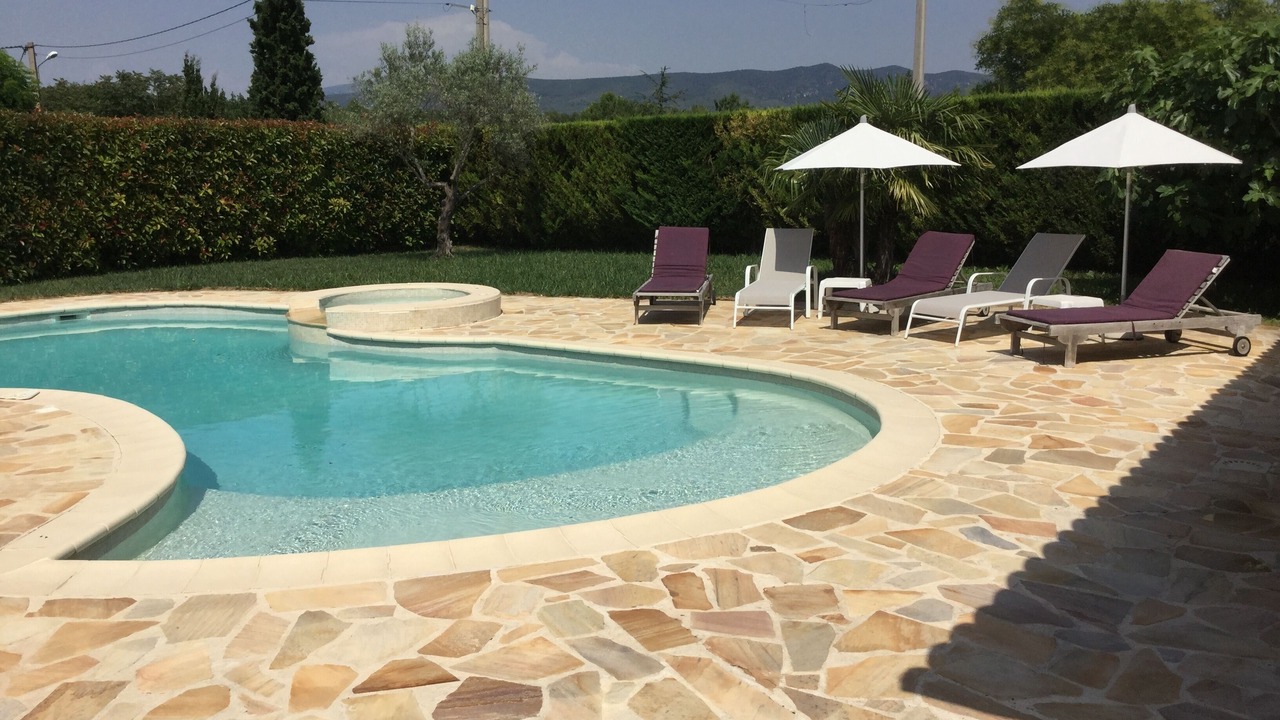 Photo of Outdoor in Regusse