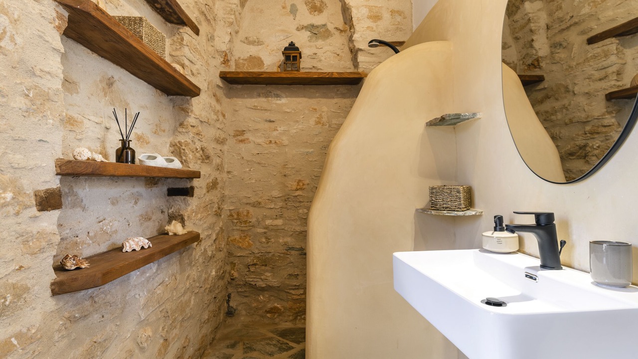 Photo of Bathroom in Syros