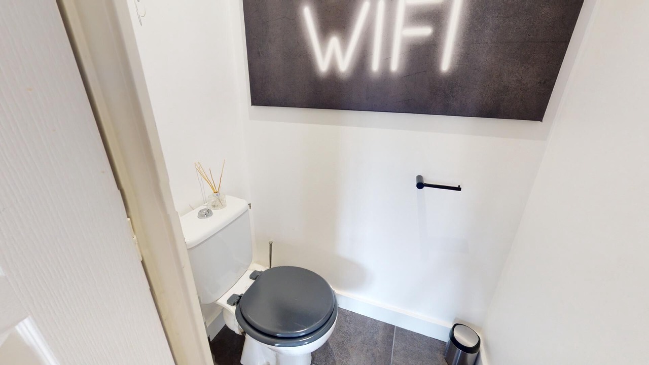 Photo of Bathroom in Republique - Tolstoi