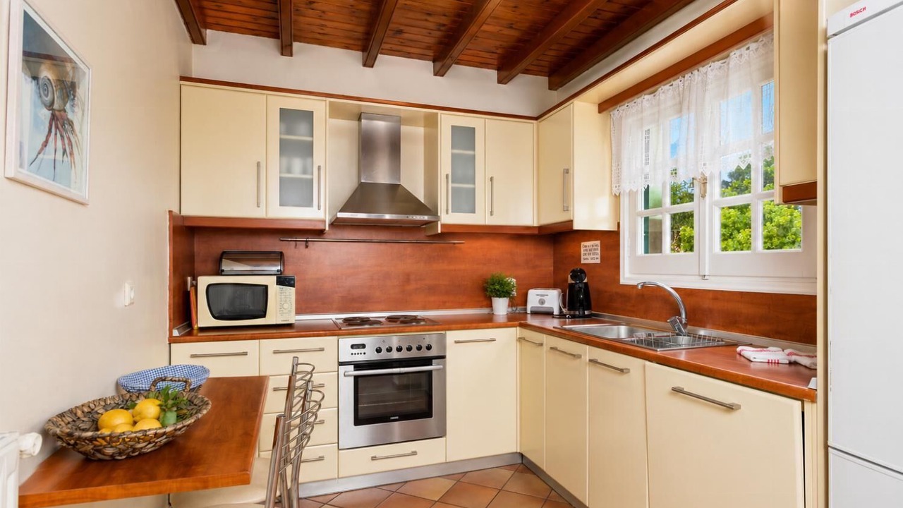 Photo of Kitchen in Petaleia