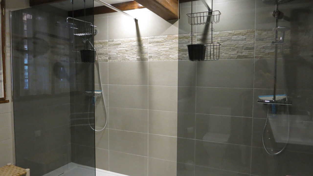 Photo of Bathroom in Regusse