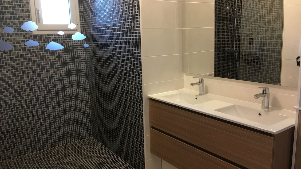 Photo of Bathroom in Flayosc