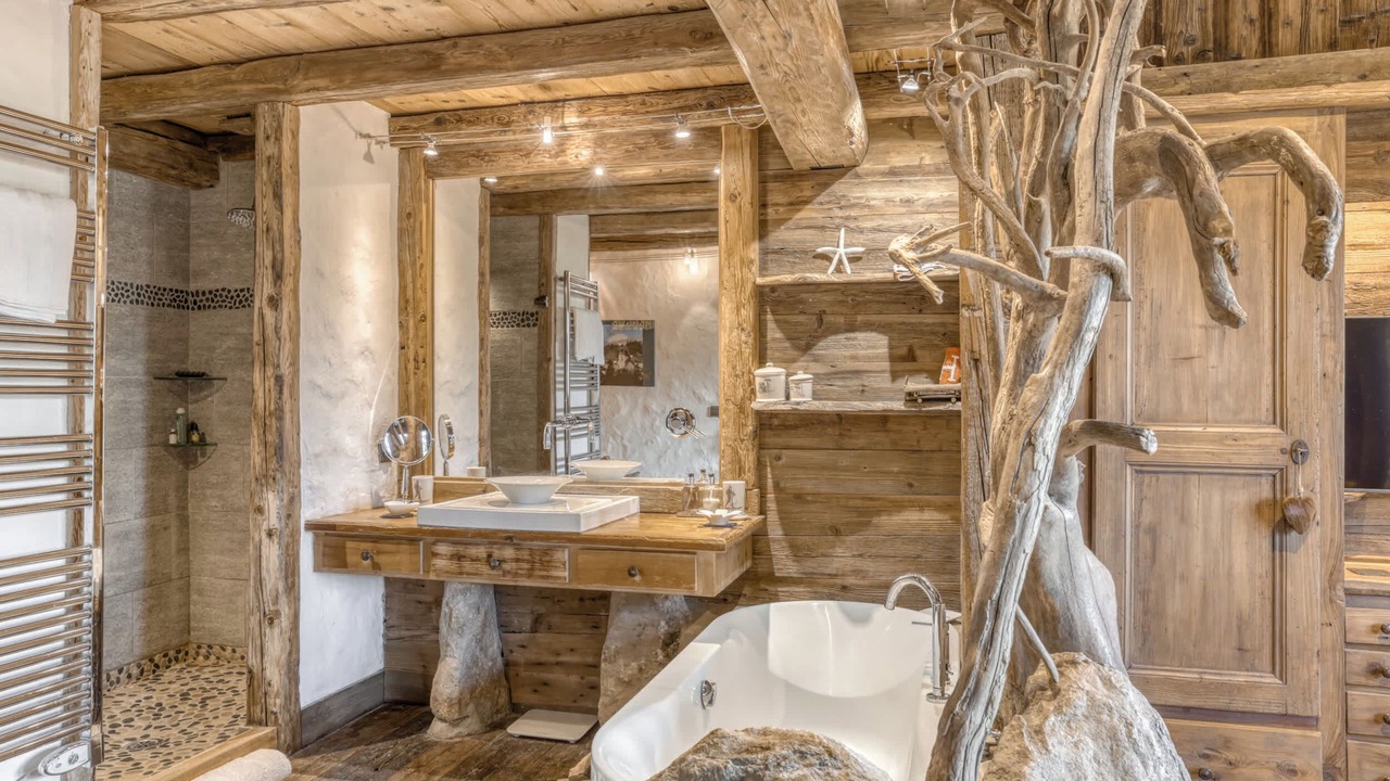 Photo of Bathroom in Demi-Quartier