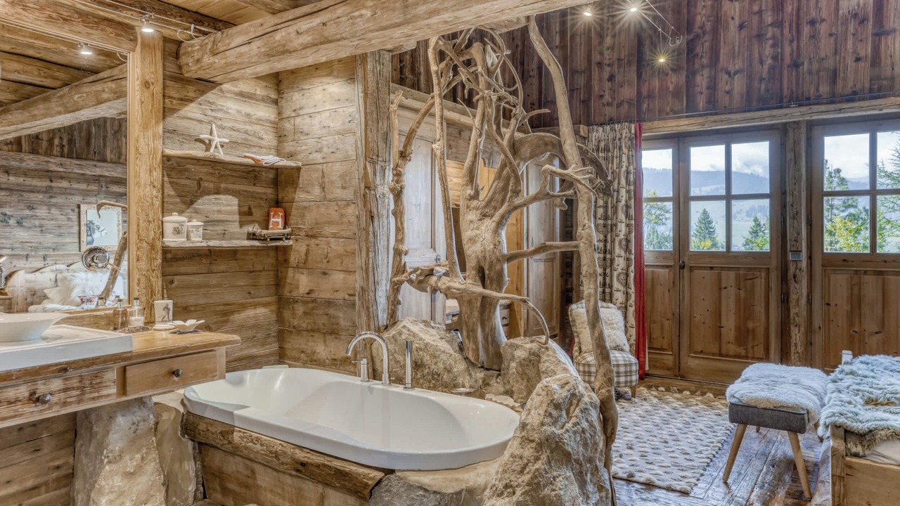 Photo of Bathroom in Demi-Quartier