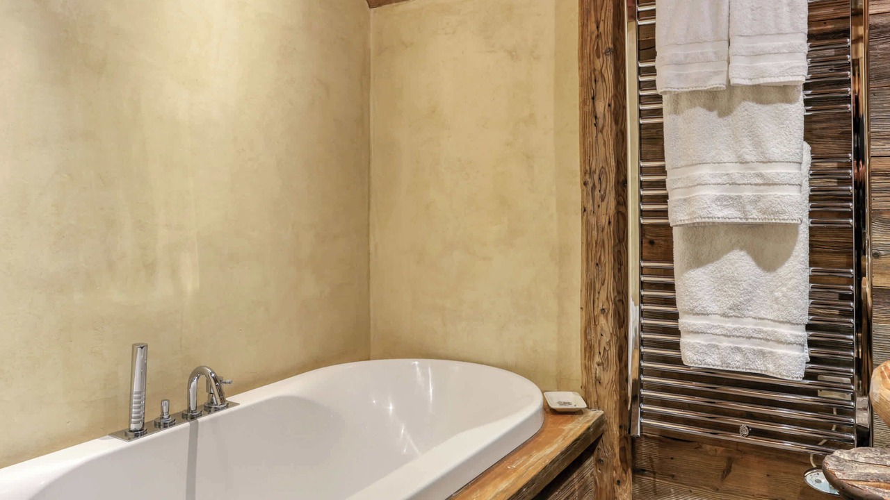 Photo of Bathroom in Demi-Quartier