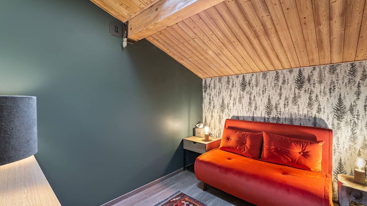 Photo of Livingroom in Demi-Quartier