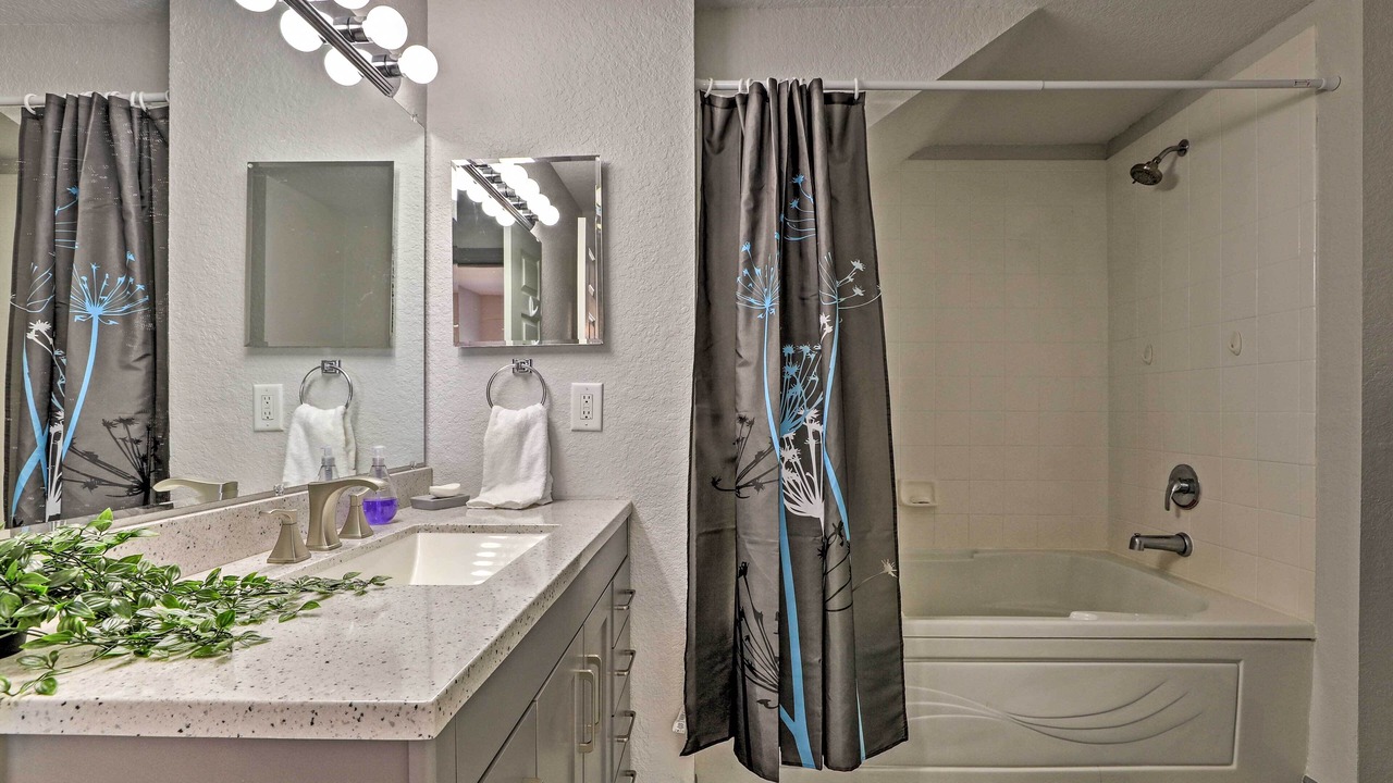 Photo of Bathroom in Venetian Bay Villages