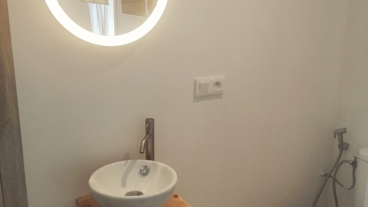 Photo of Bathroom in Puget-Ville