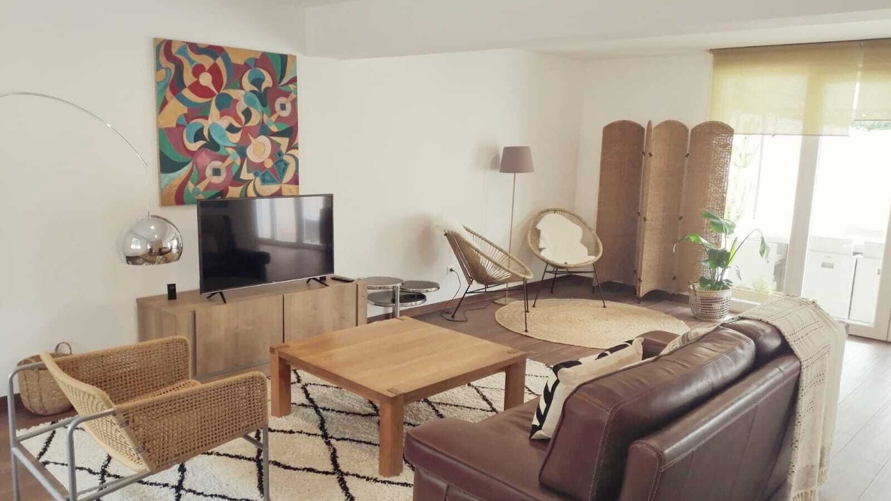 Photo of Livingroom in Puget-Ville