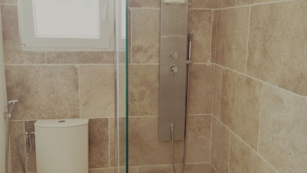 Photo of Bathroom in Puget-Ville