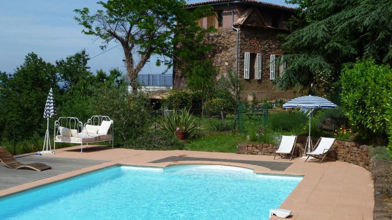 Photo of Outdoor in Les Mayons