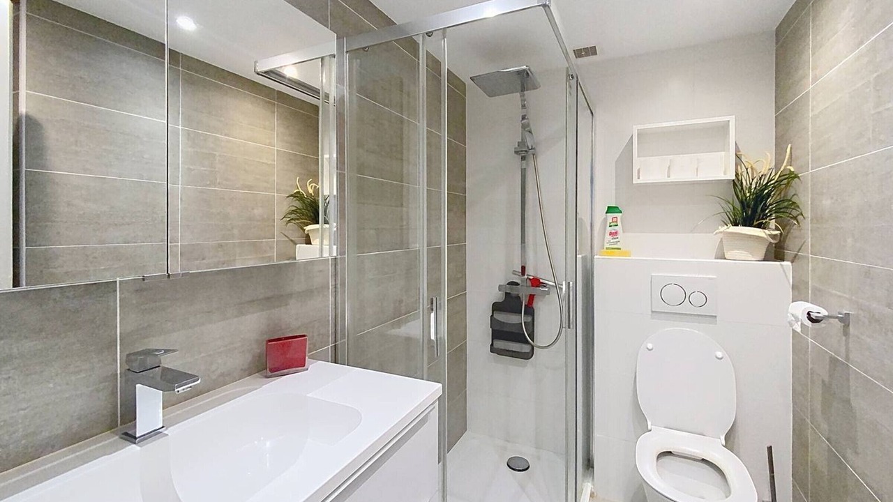 Photo of Bathroom in La Faviere