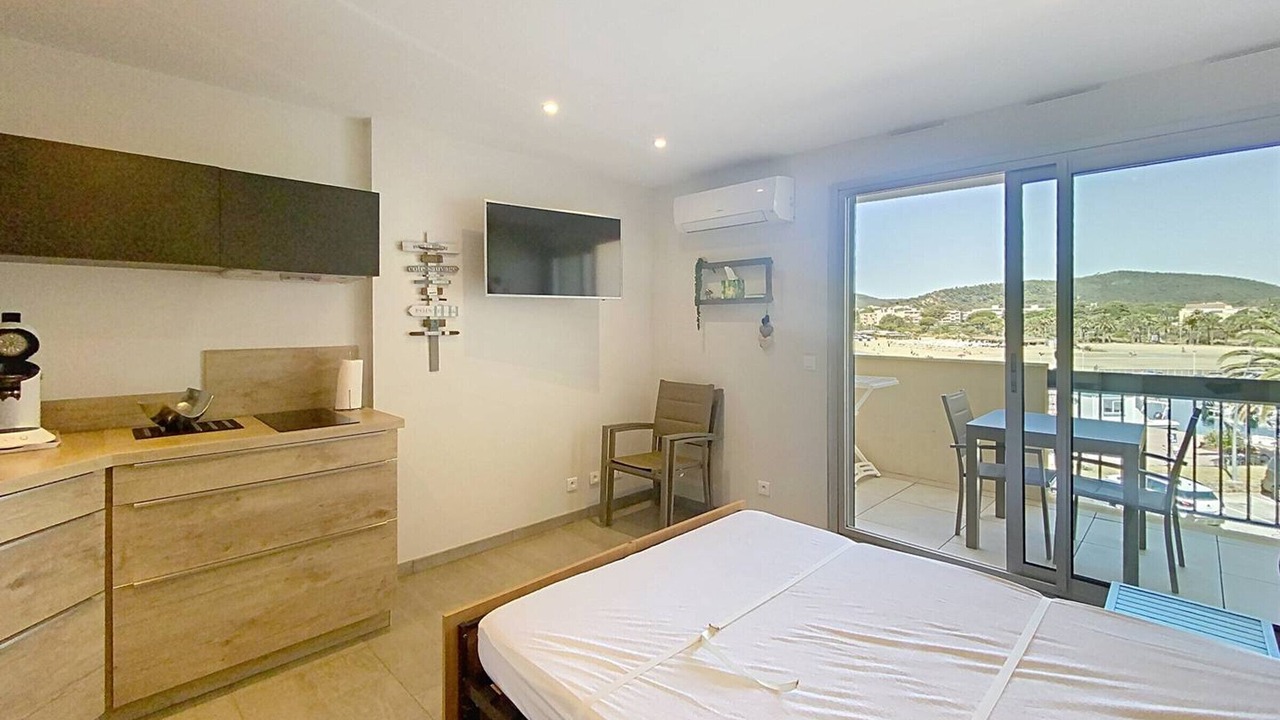 Photo of Bedroom in La Faviere