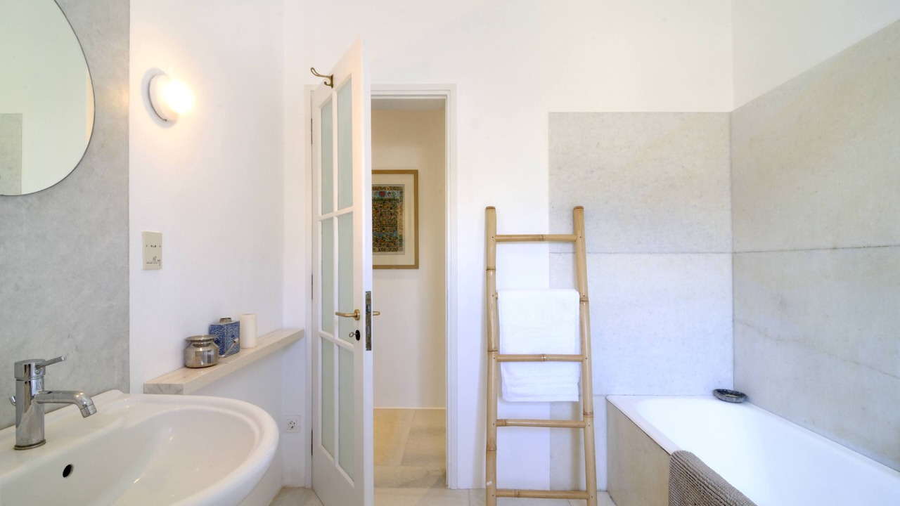 Photo of Bathroom in Ios