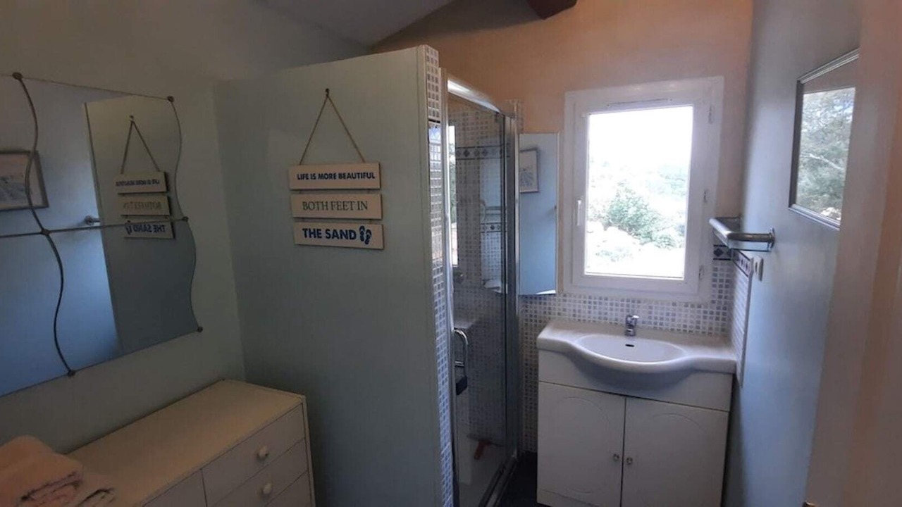 Photo of Bathroom in Entrecasteaux