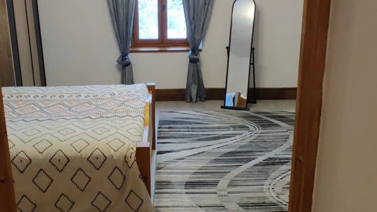 Photo of Bedroom in Burdignin