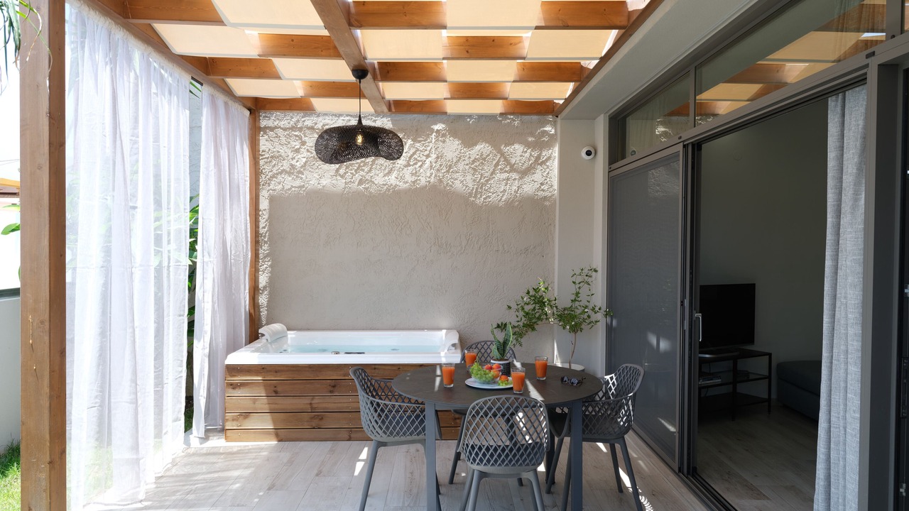 Photo of Outdoor in Adelianos Kampos
