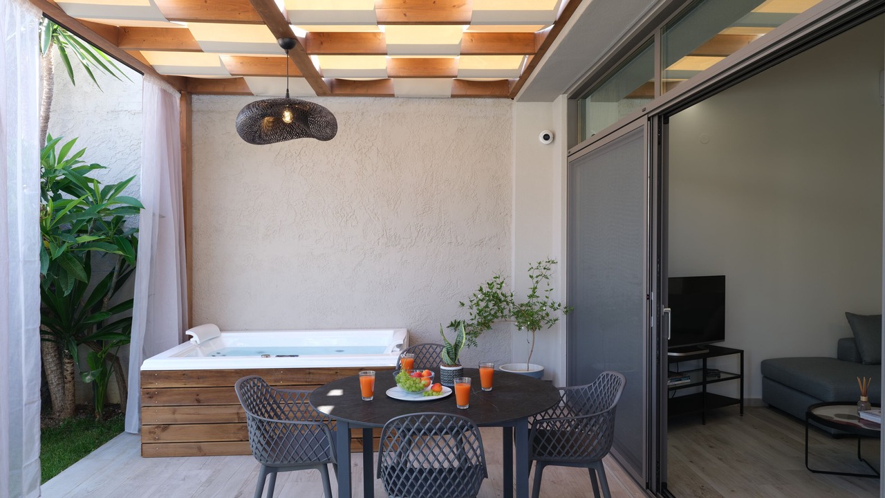 Photo of Outdoor in Adelianos Kampos