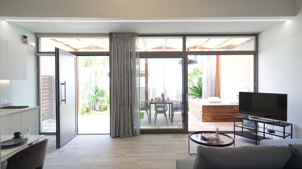 Photo of Livingroom in Adelianos Kampos