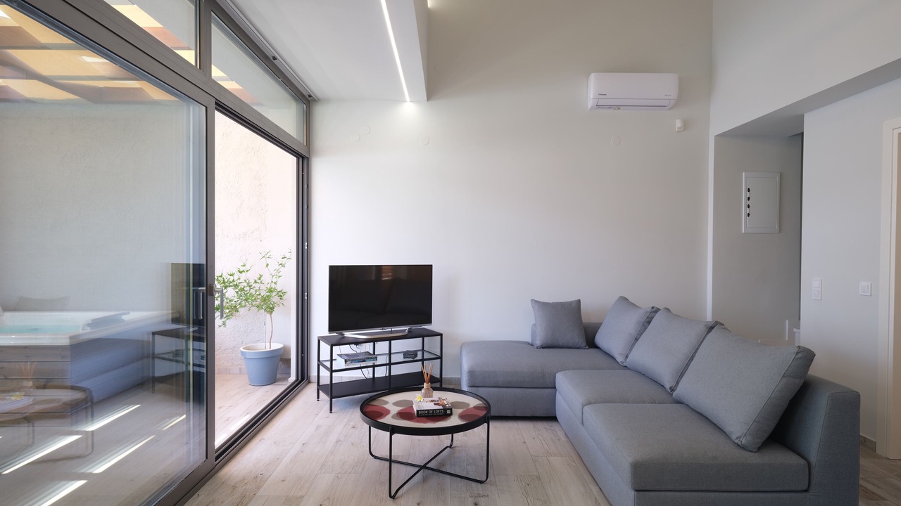 Photo of Livingroom in Adelianos Kampos