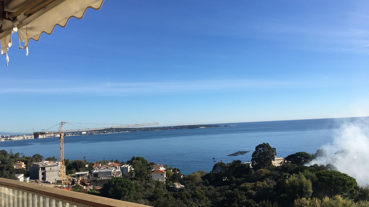 Photo of Outdoor in California - Pezou