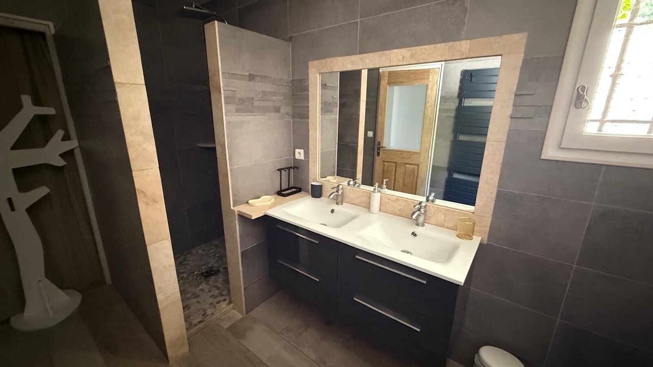 Photo of Bathroom in Crillon-le-Brave