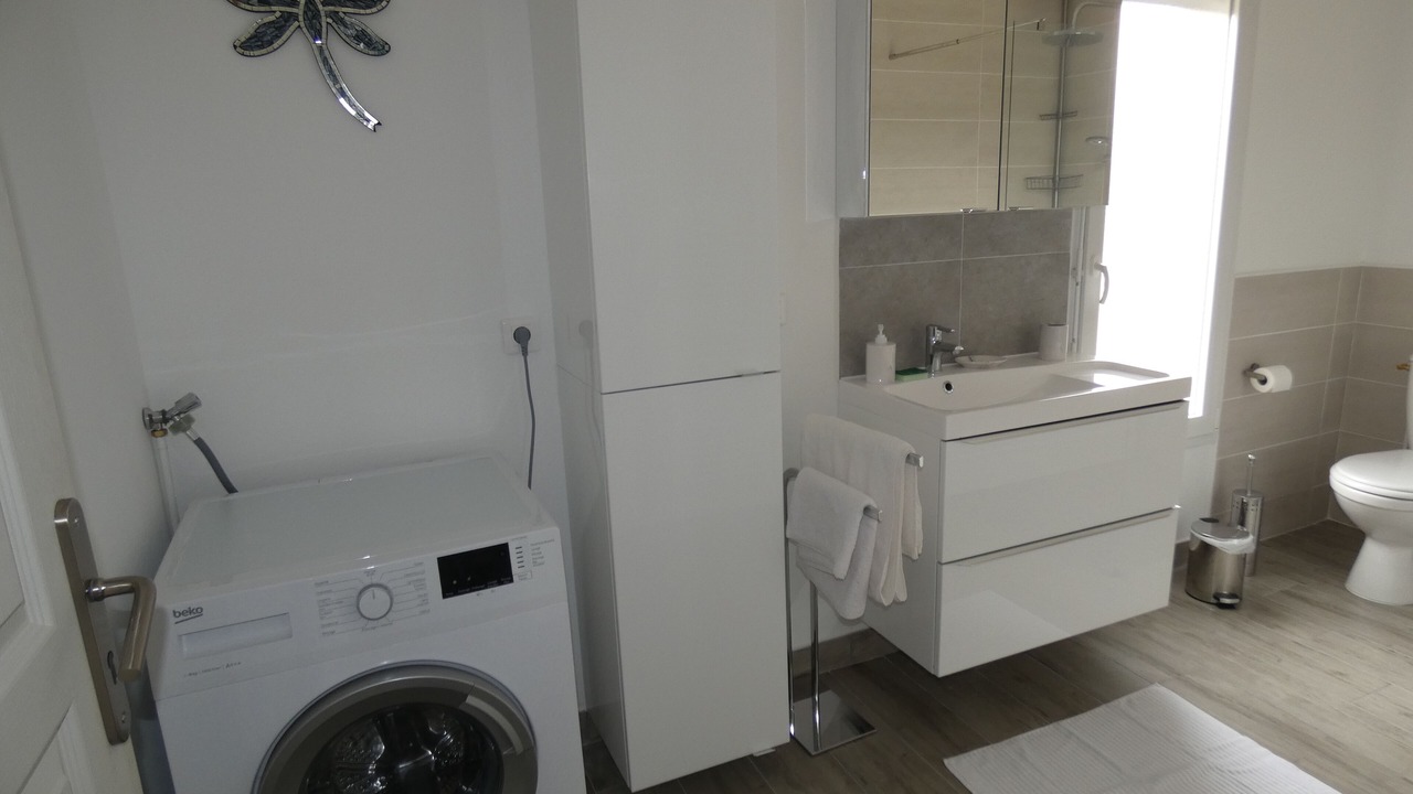 Photo of Bathroom in Commentry