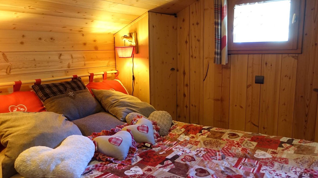 Photo of Bedroom in Areches