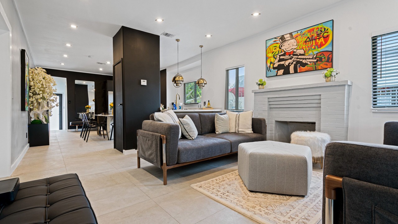 Photo of Livingroom in Midtown