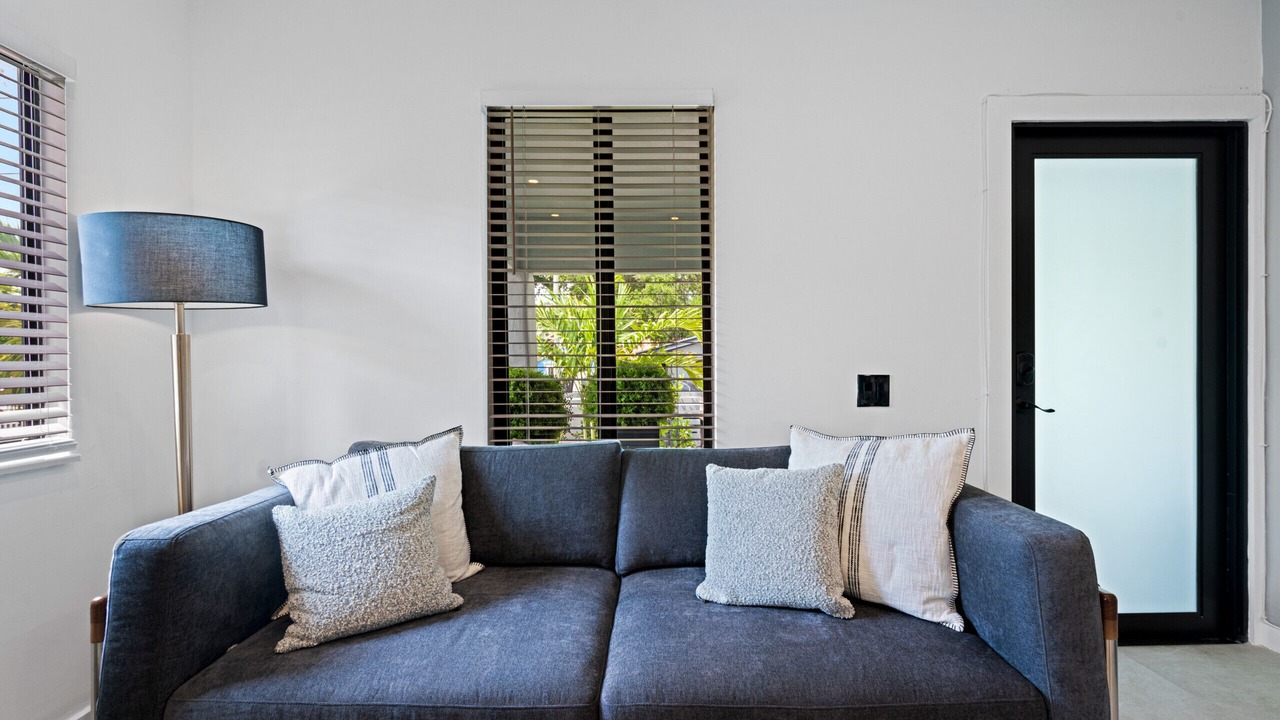 Photo of Livingroom in Midtown