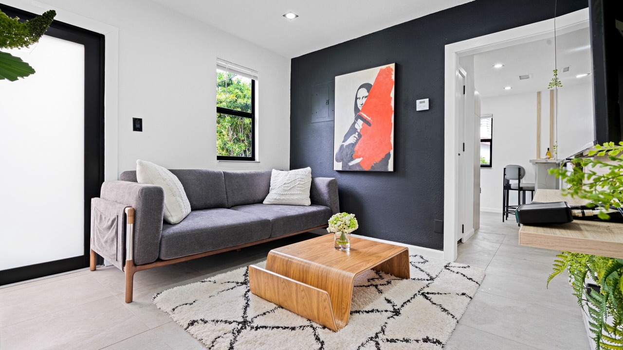 Photo of Livingroom in Midtown