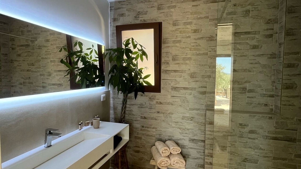 Photo of Bathroom in Seillons-Source-d'Argens