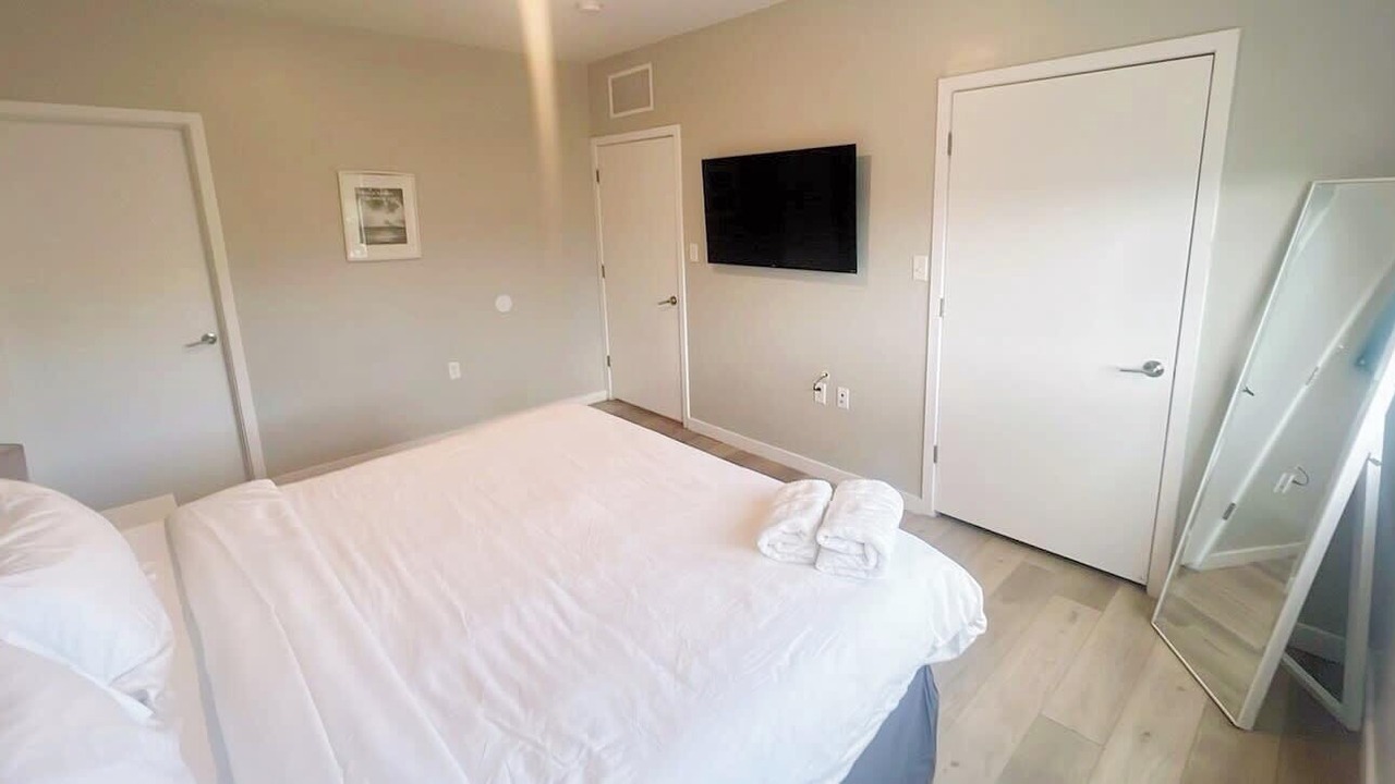 Photo of Bedroom in Golden Glades