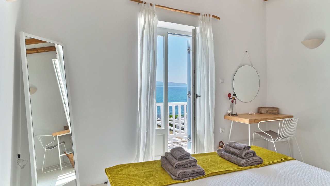Photo of Bedroom in Drios