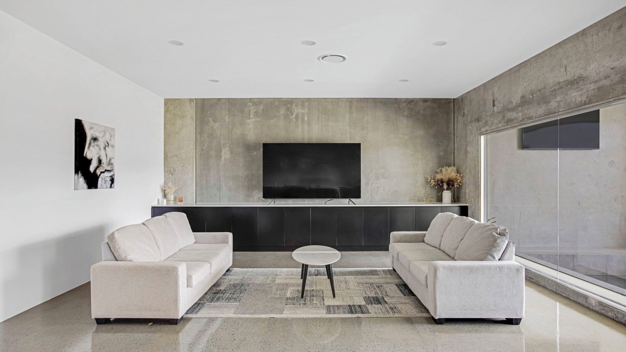 Photo of Livingroom in Broadbeach Waters