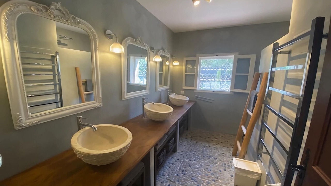 Photo of Bathroom in Flayosc