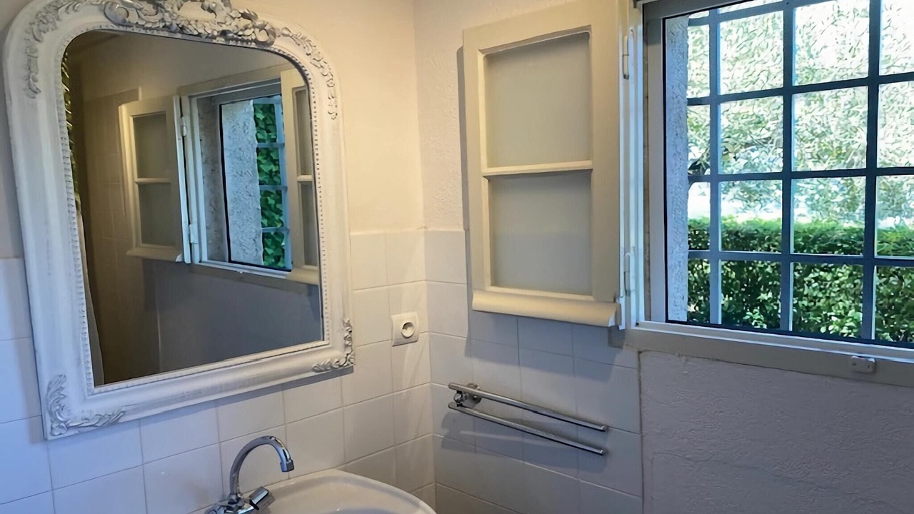 Photo of Bathroom in Flayosc