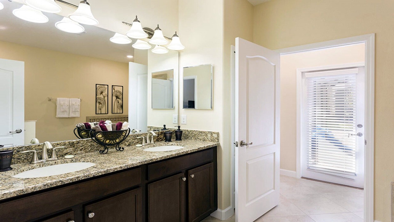 Photo of Bathroom in Davenport