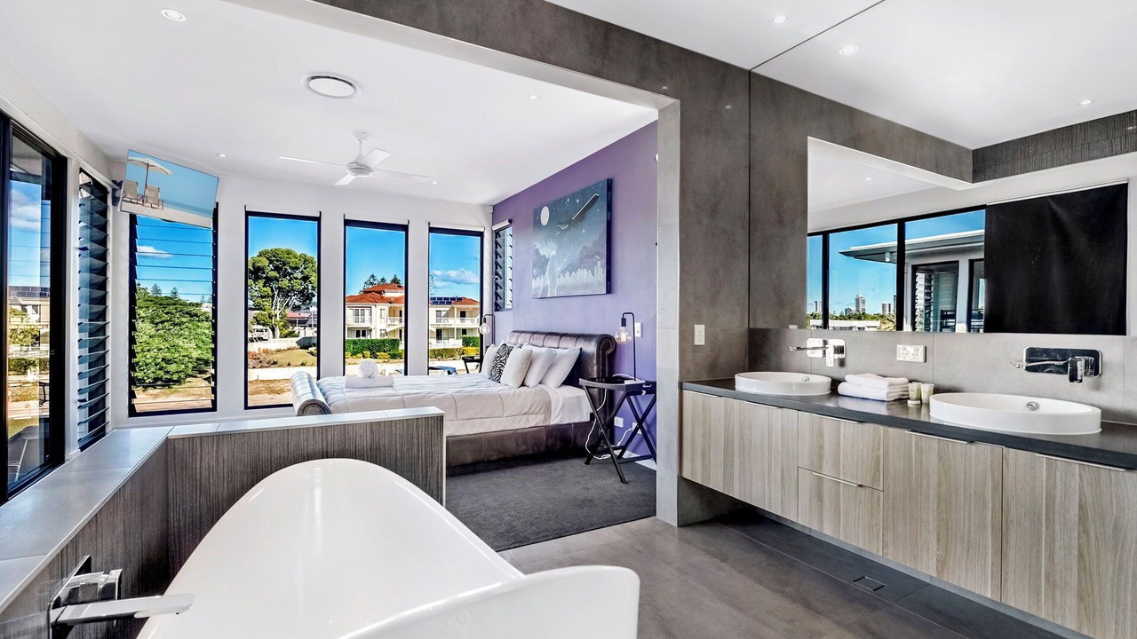 Photo of Bathroom in Broadbeach Waters
