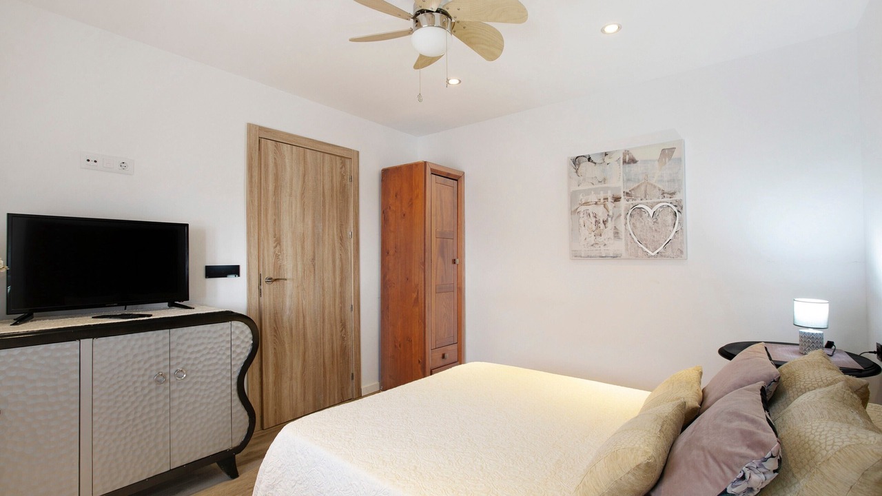 Photo of Bedroom in Armenime