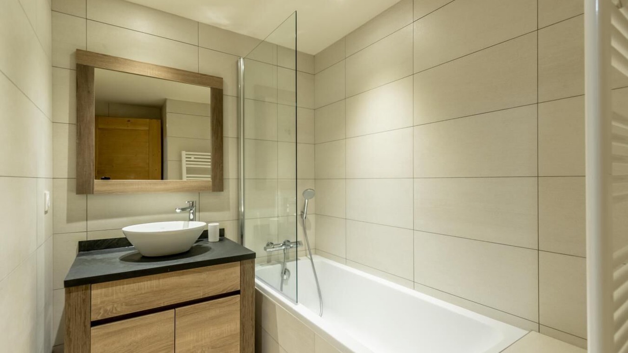 Photo of Bathroom in Arc-1600