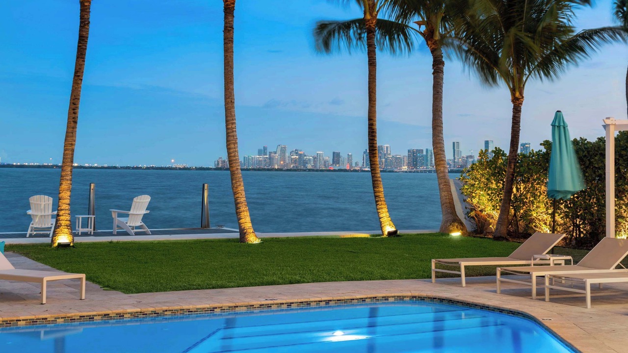 Photo of Outdoor in North Bay Village