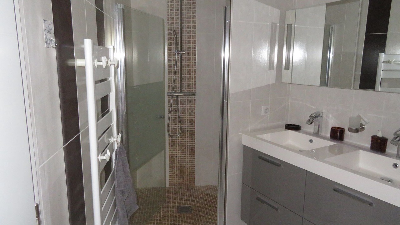 Photo of Bathroom in Flayosc