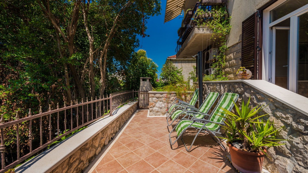 Photo of Patio Balcony in Gornji Kono