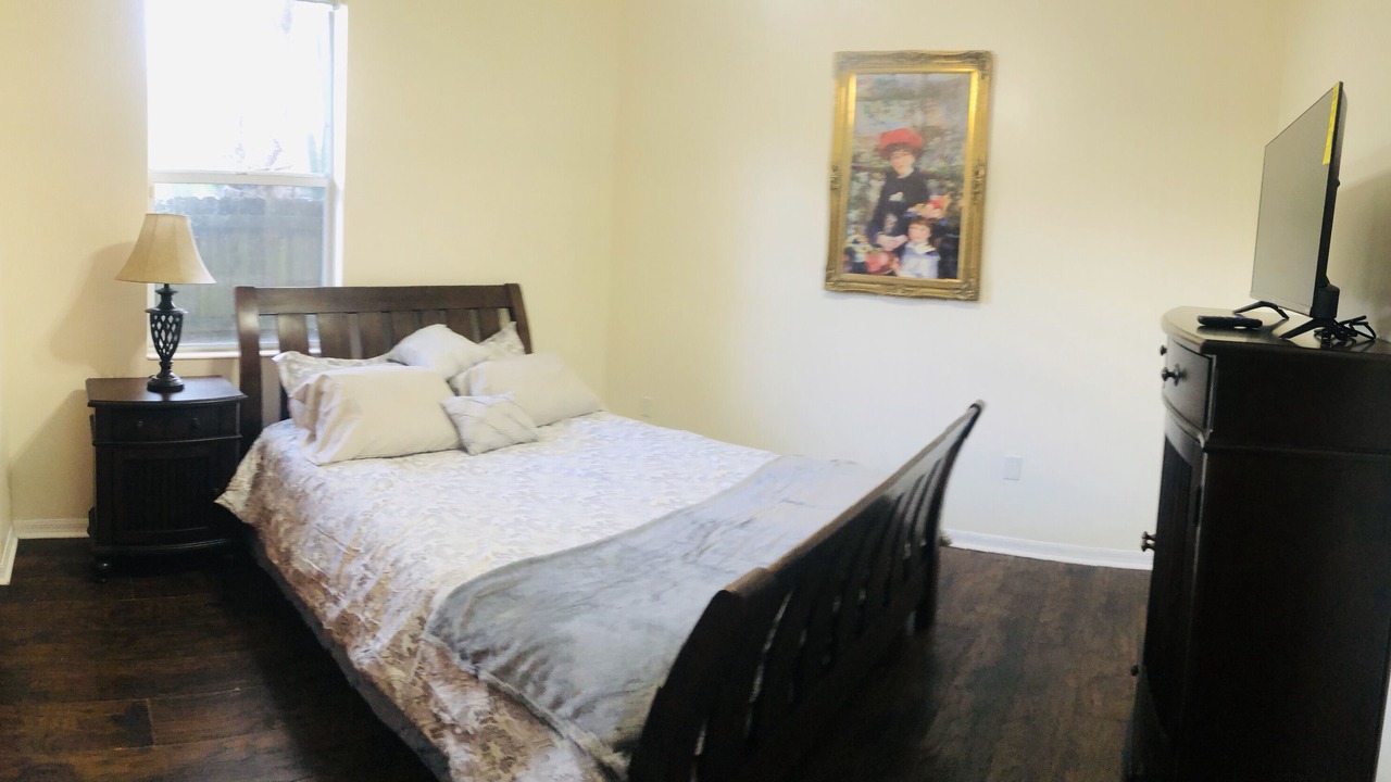 Photo of Bedroom in Lake Magdalene