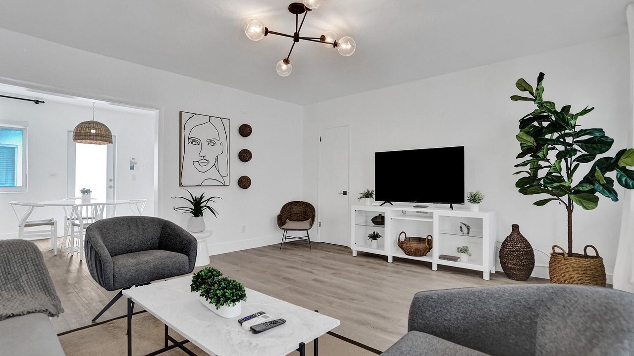 Photo of Livingroom in West Avenue